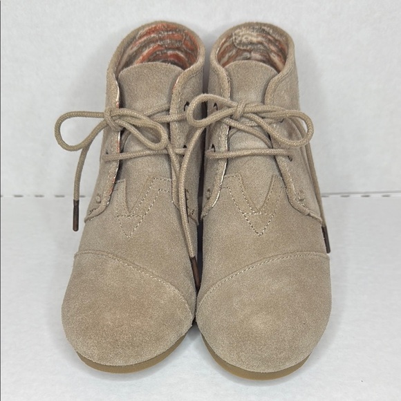 TOMS Women's Tan Suede Wedge Ankle Boots - Picture 2 of 6